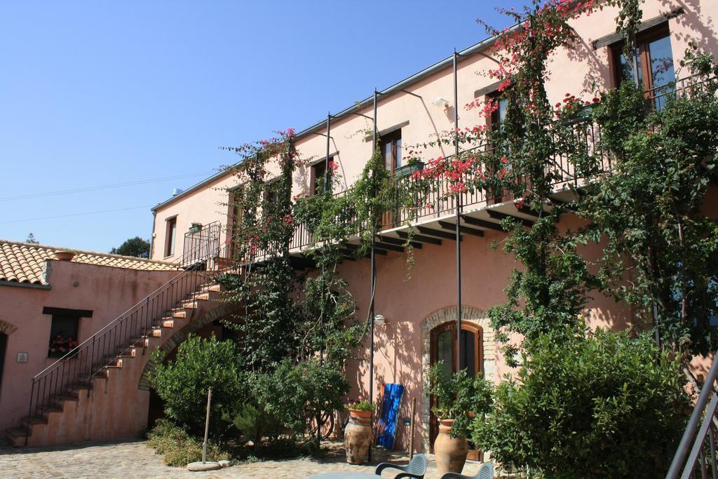 Agriturismo Case Tabarani Collesano Exteriör bild